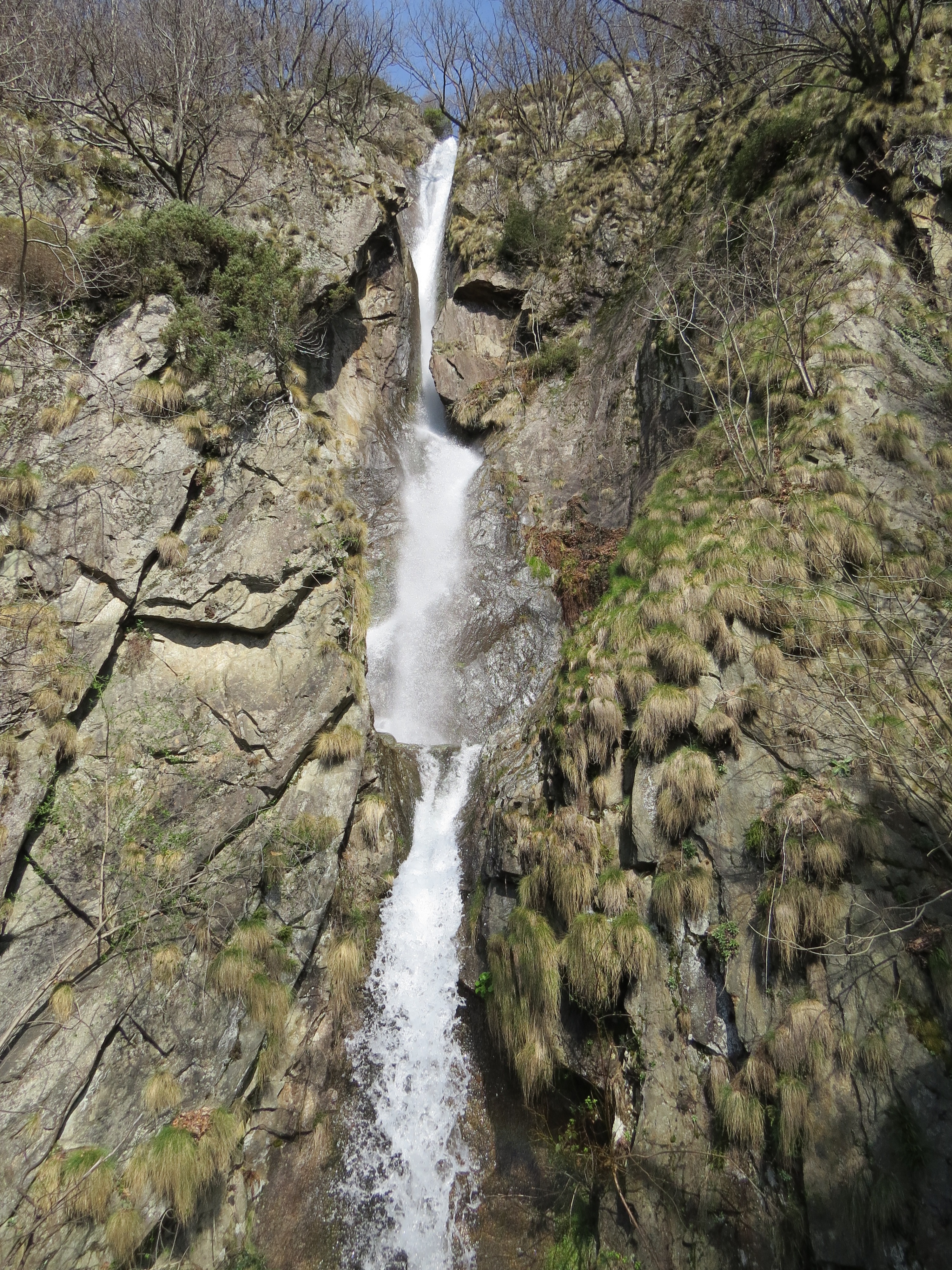 Zum Wasserfall bei Trarego