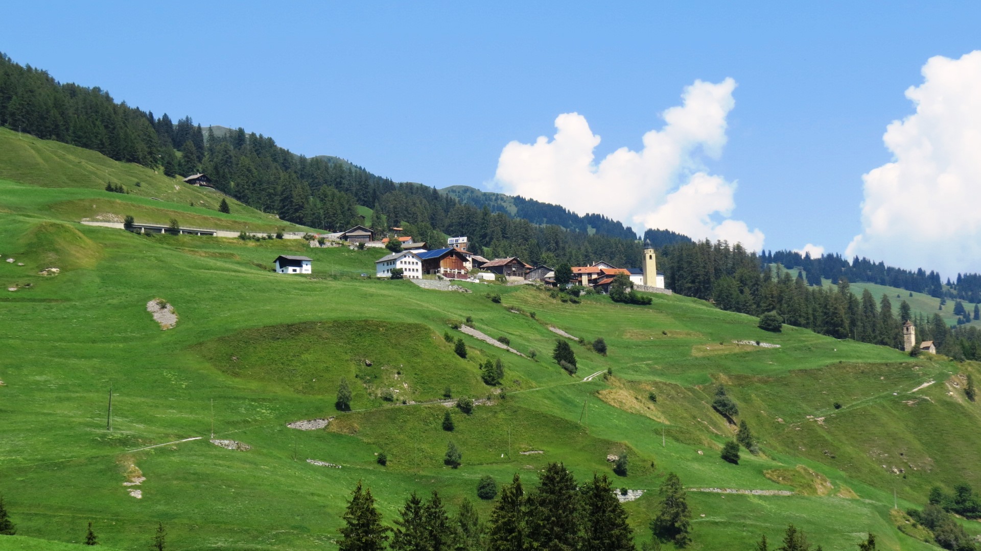 Einige romanische Gotteshäuser im Einzugsgebiet des Hinterrheins in Graubünden
